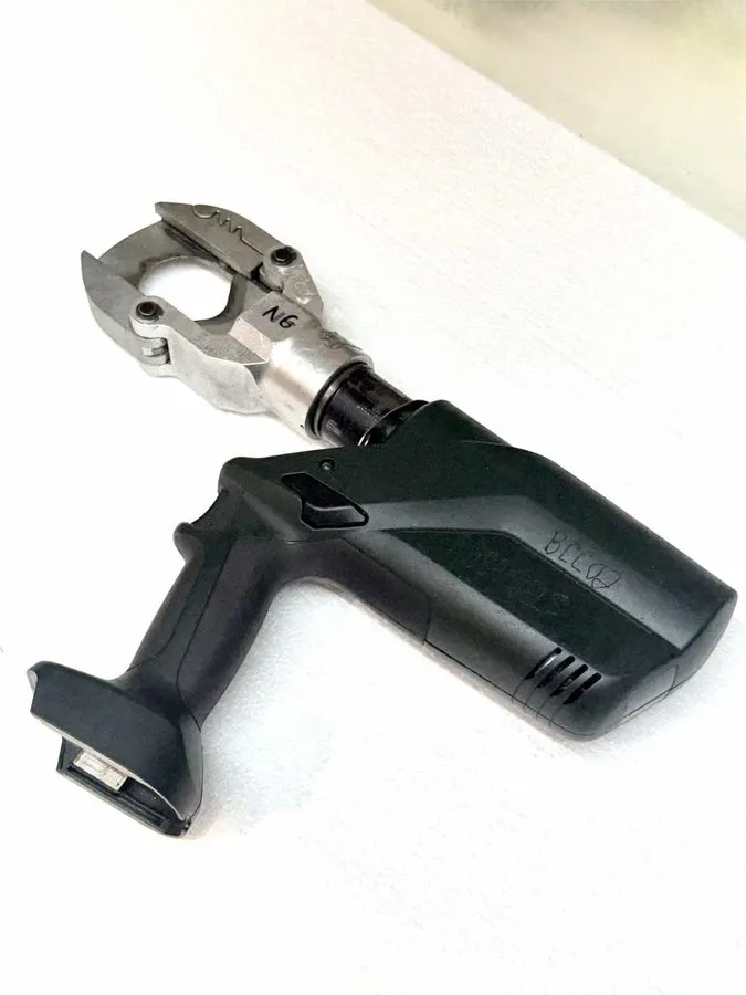 Кабель Greenlee Gator ESG45L Hydraulic Cable Cutter 7.7 Ton 18V Cordless Works