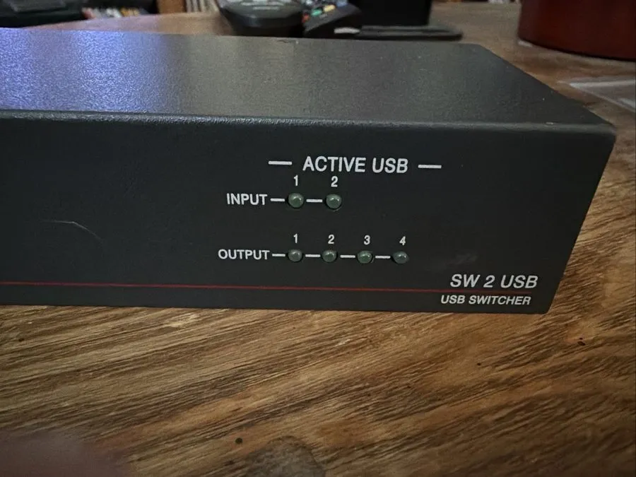 Видеокоммутатор Extron SW2 DVI Plus 60-964-21 Two Input DVI Switcher w/Stereo Au — фото лота 1