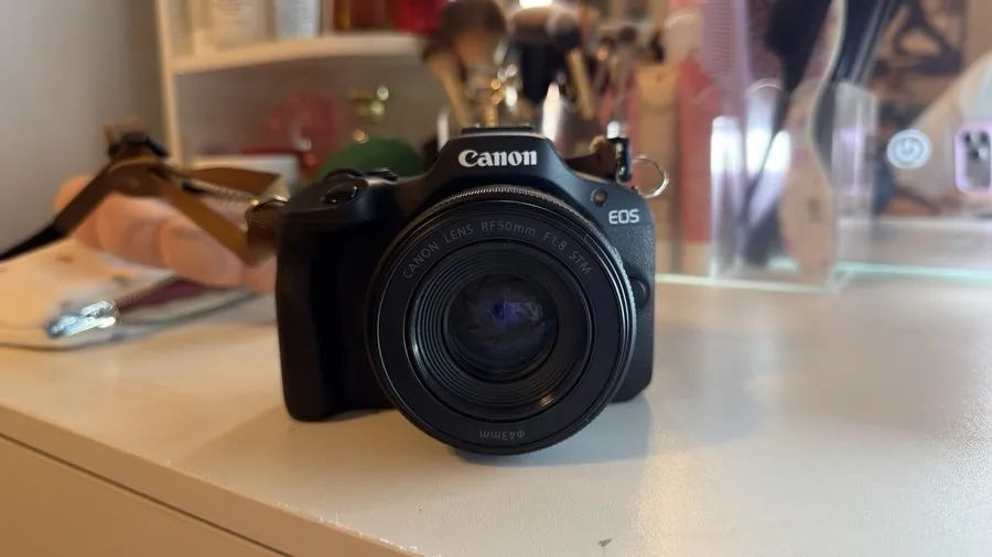 Объектив Canon EOS R100 RF-S18-45MM F4.5-6.3 Camera Lens And RF-50MM F1.8 — фото лота 1