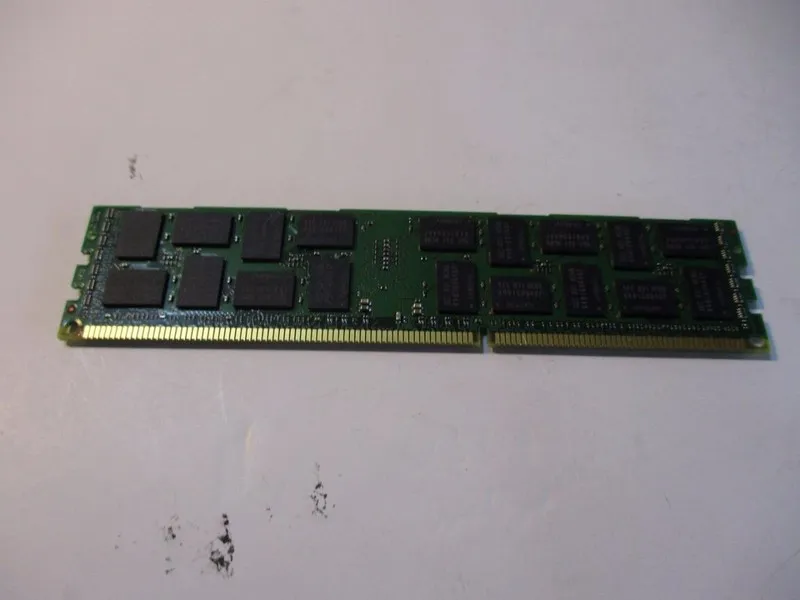 Модуль памяти Samsung DDR3 4GB 2RX4 PC3 10600R RDIMM M393B5170FH0-CH9Q5 Server E