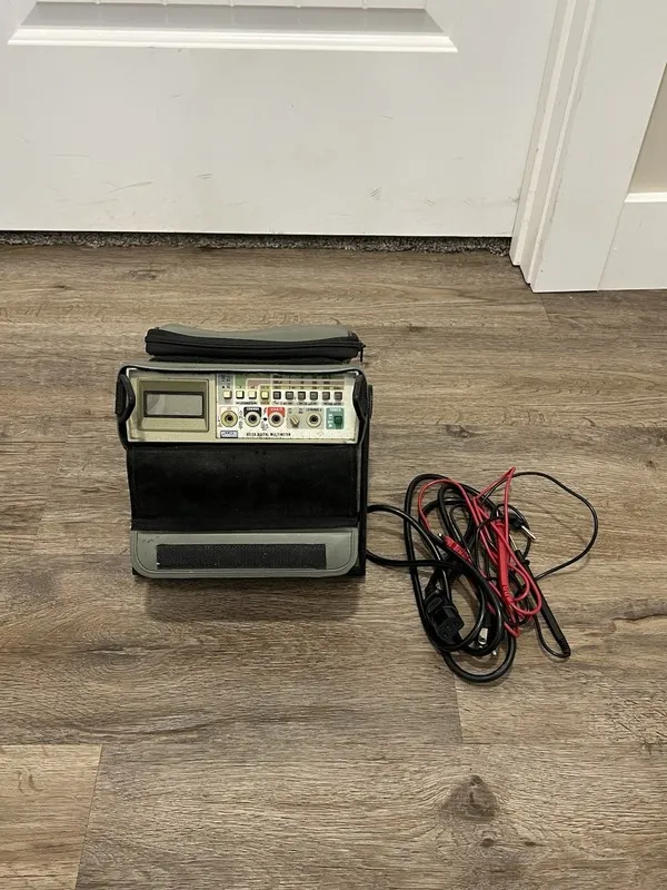 Мультиметр 3X, Fluke 8012A Desktop Digital Multimeter 1K no probes
