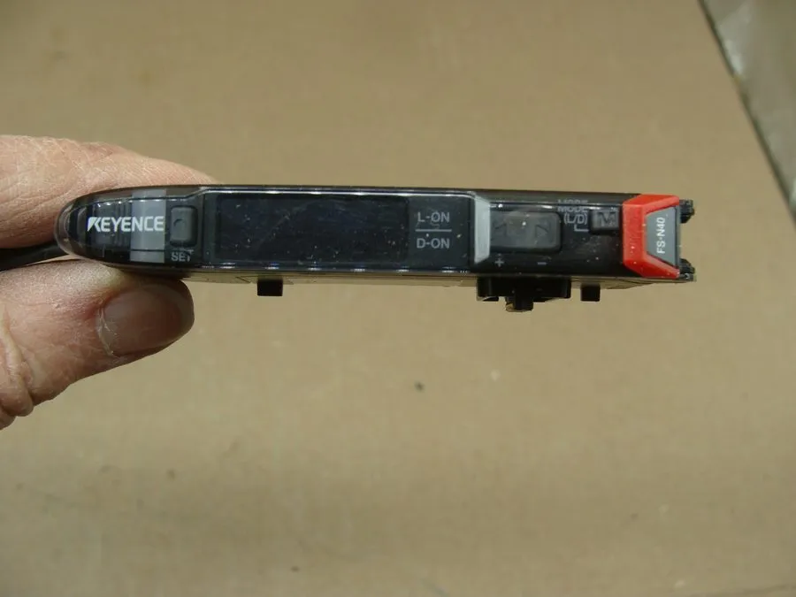 Датчик KEYENCE DIGITAL FIBER OPTIC SENSOR FS-N40