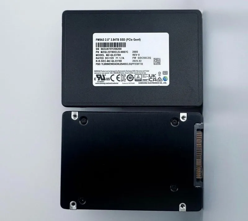 SSD-накопитель MZ-QL23T80 Samsung PM9A3 Series 3.84TB PCI-E NVMe U.2 2.5 SSD MZQ — фото лота 1