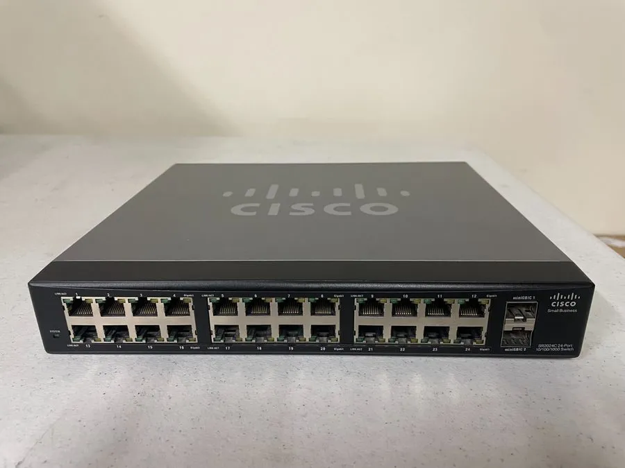 Коммутатор Cisco Small Bussiness 24 Port 10/100/1000 Switch SR2024C