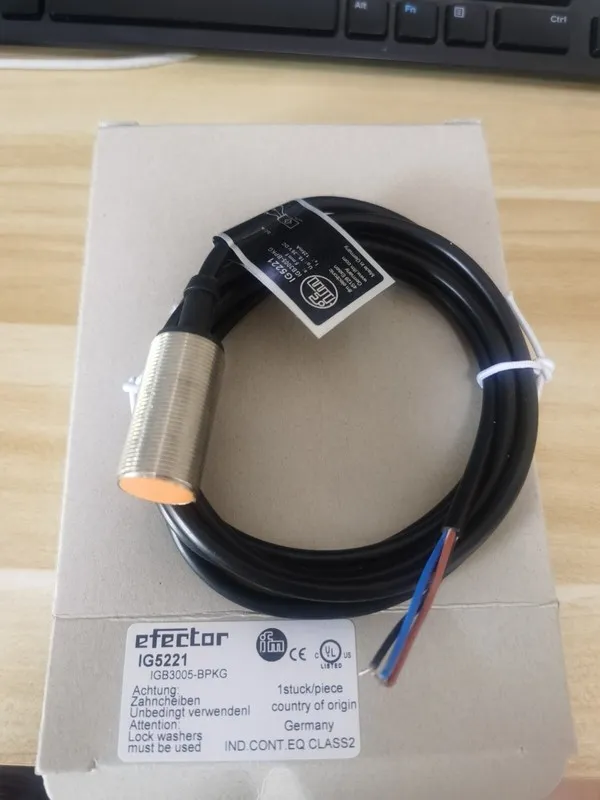 Датчик приближения IFM EFECTOR M18 PROXIMITY SENSOR IG5221 IGB3005-BPKG