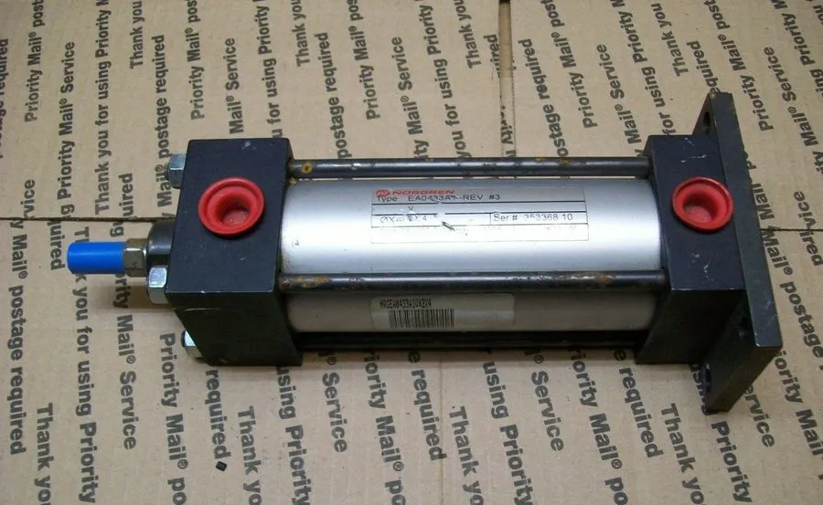 Пневмоцилиндр NORGREN PNEUMATIC CYLINDER 1-1/2" x 1" 250 PSI EA233A1