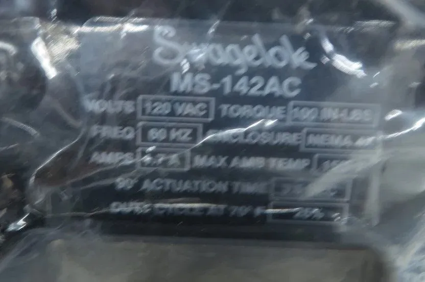 Клапан MS-142AC Electric Actuator Valve 120VAC & Swagelok SS-63TF8-42AC 1/2 Mnpt