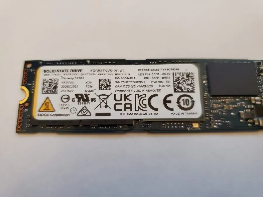 SSD-накопитель KIOXIA XG8 Series 512GB M.2 2280 NVMe PCIe Gen4.0 x4 SED SSD KXG8
