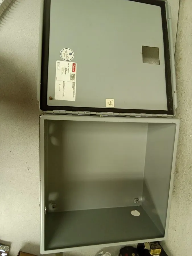 Монтажный шкаф Hoffman A-1212CH Cabinet Electrical Enclosure