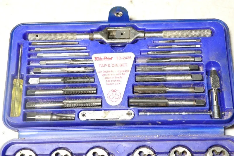 Режущий инструмент Blue Point TD-2425 1/2" Tap & Die Set USA