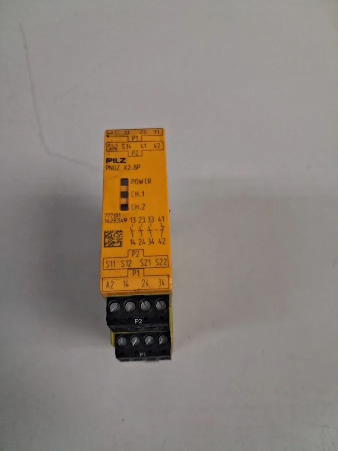 Реле безопасности PILZ 777301 Safety relay PNOZ X2.8P 24VAC/DC