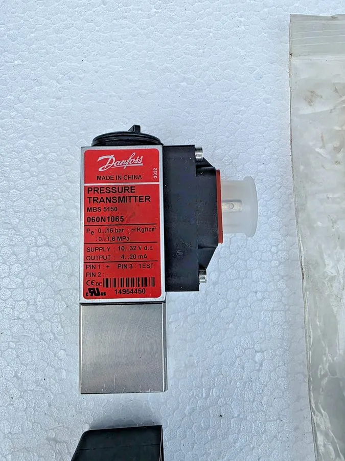 Датчик давления DANFOSS 060N1065 Pressure Transmitter — фото лота 2