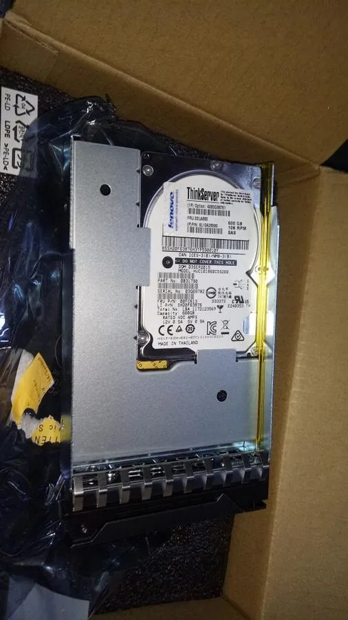 Сервер Lenovo 00LA880 4XB0G88761 600GB ThinkServer 10K SAS 3.5'' LFF HDD Hard Dr