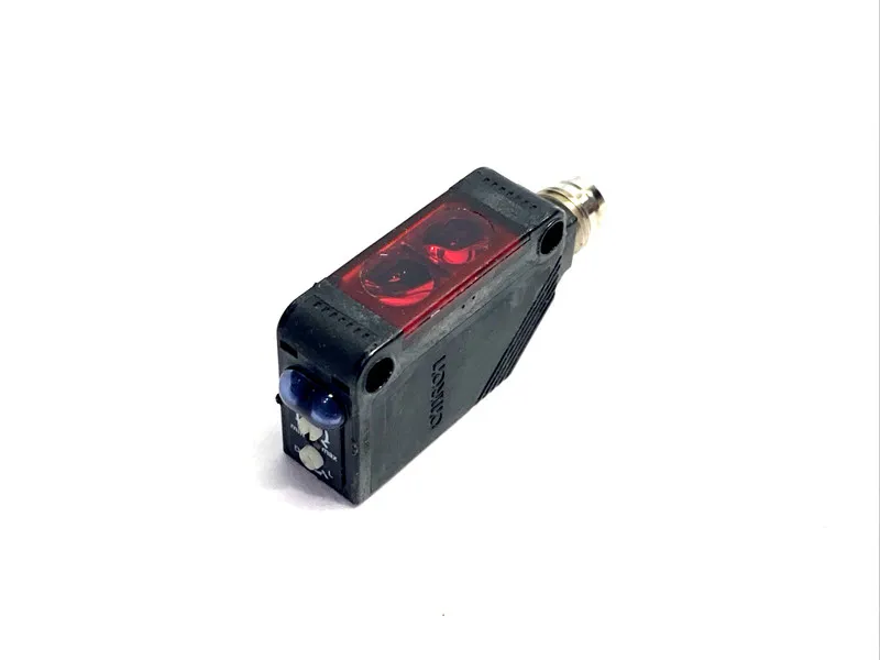 Фотоэлектрический датчик OMRON E3Z-R86 photoelectric sensor 12 to 24VDC