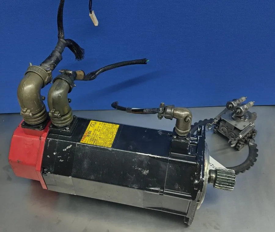 Серводвигатель Fanuc AC Servo Motor A06B-0128-B175, Output 1.4kw