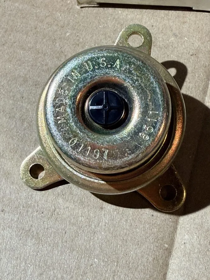 Трубопроводная арматура PR13 Standard Ignition Fuel Pressure Regulator Mopar 198 — фото лота 1