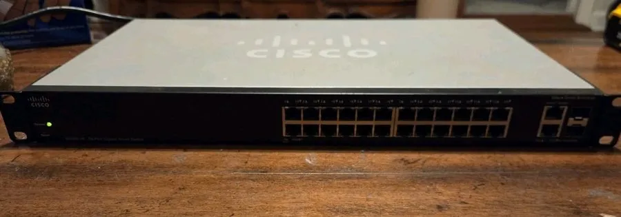 Коммутатор Cisco SG200-26 26-Port Gigabit POE Smart Switch Works