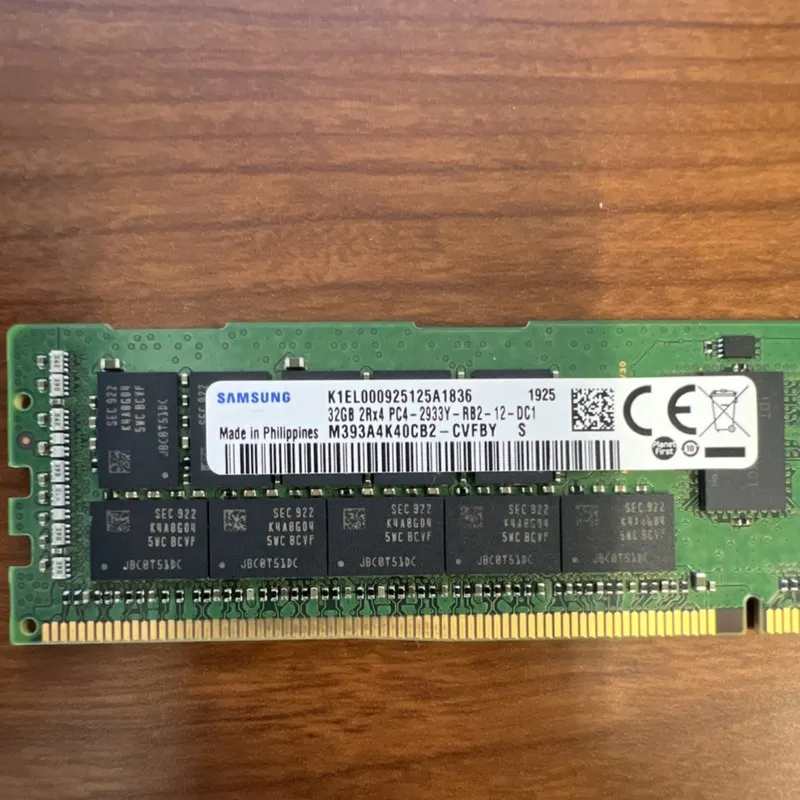 Модуль памяти Samsung 32GB 2Rx4 PC4-2933Y DDR4 ECC RDIMM M393A4K40CB2-CVFBY Serv