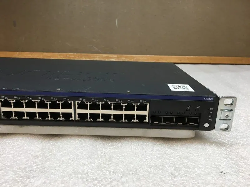 Коммутатор Juniper EX2200-48T-4G 48-Port Gigabit Ethernet Switch 4 SFP Uplink — фото лота 2