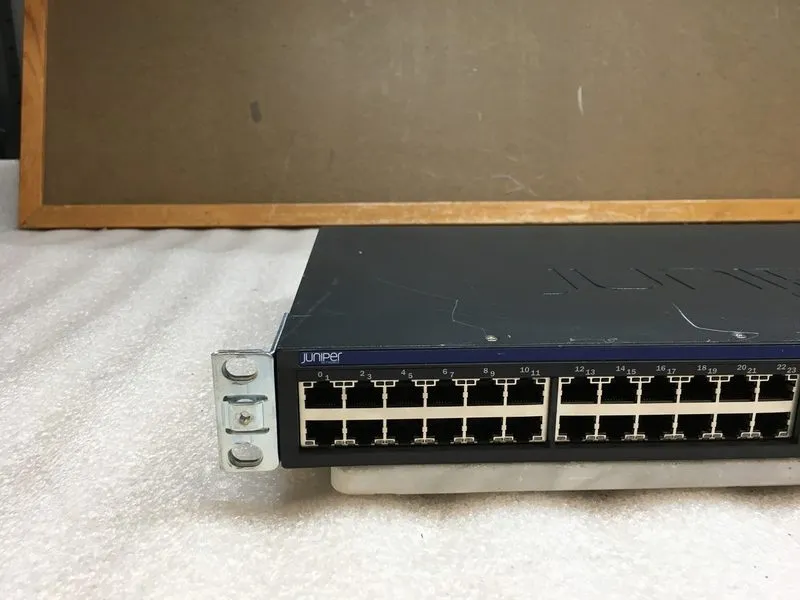 Коммутатор Juniper EX2200-48T-4G 48-Port Gigabit Ethernet Switch 4 SFP Uplink — фото лота 3