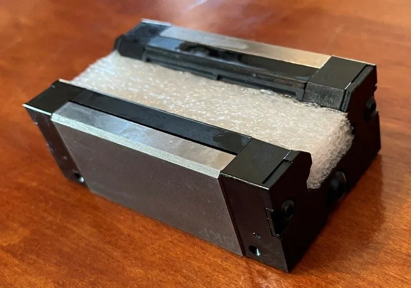 Линейная направляющая LLTHC20 U T2 P5 SKF LINEAR BEARING