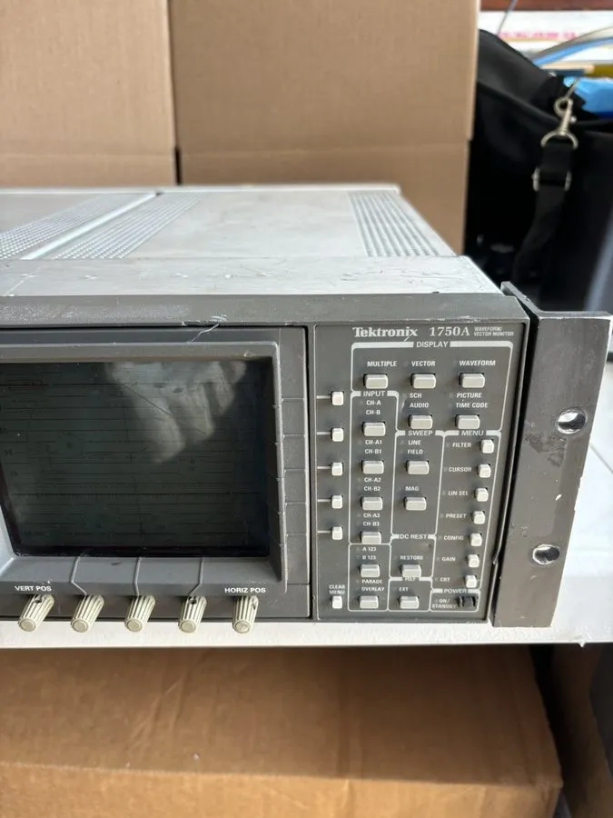 Тестер Tektronix 1730 : Waveform Monitor + 1750A Waveform/Vector Monitor