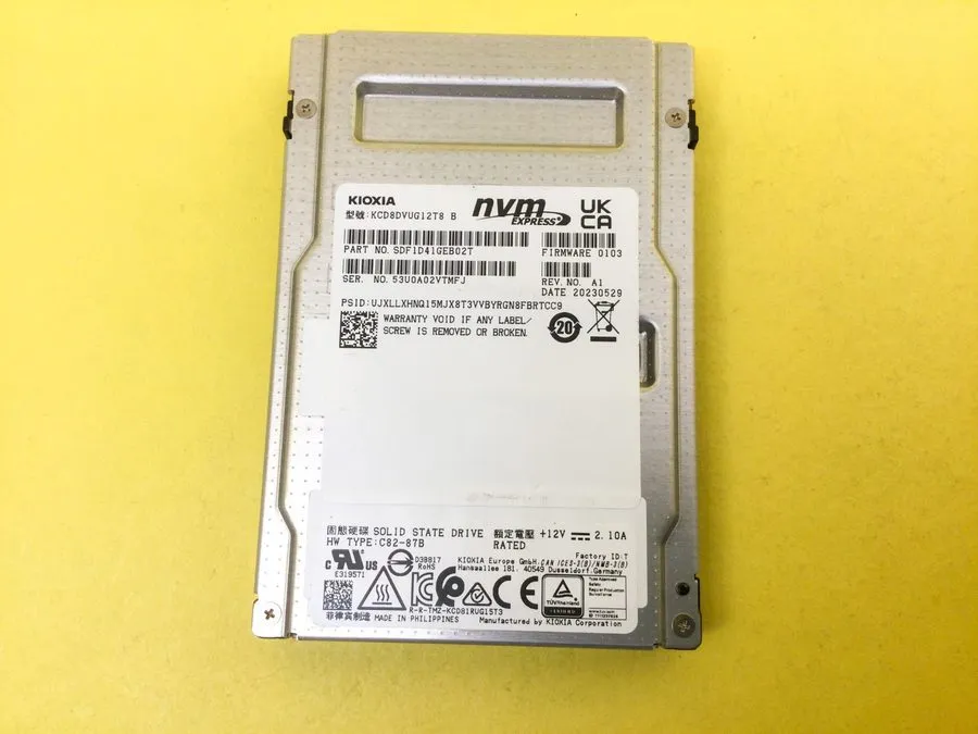 SSD-накопитель KCD8DVUG12T8 KIOXIA CD8-V 12.8TB PCIe 4.0 NVMe U.2 2.5in Internal