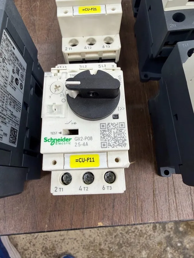 Автоматический выключатель Schneider GV2P08 Motor Circuit Breaker 2.5-4A 600V
