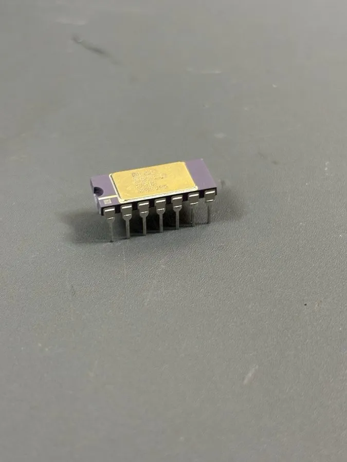 Термопара Analog Devices AD595CD Thermocouple Amplifier IC CERDIP-14 Gold Lid Ty — фото лота 1