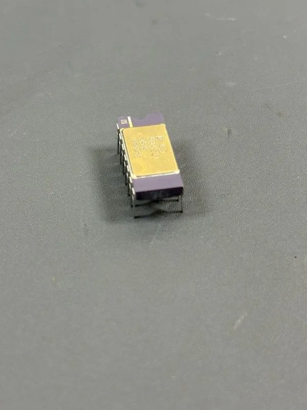 Термопара Analog Devices AD595CD Thermocouple Amplifier IC CERDIP-14 Gold Lid Ty — фото лота 2