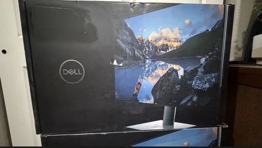 Монитор Dell UltraSharp U3219Q 31.5" 4K UHD 2160p 60Hz IPS LED Monitor No stand — фото лота 1