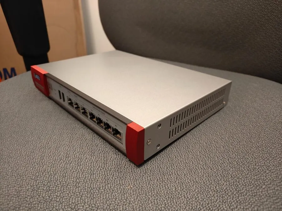 Шлюз безопасности Zyxel Zywall USG 100 Unified Security Gateway Zyxel USG100 — фото лота 1