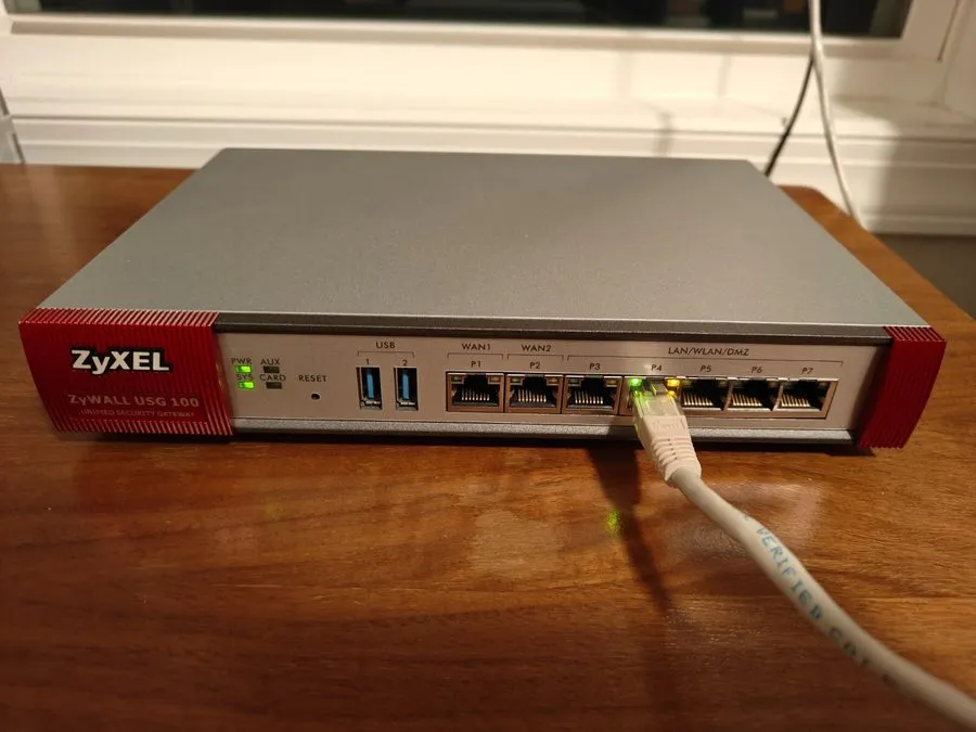 Шлюз безопасности Zyxel Zywall USG 100 Unified Security Gateway Zyxel USG100 — фото лота 2