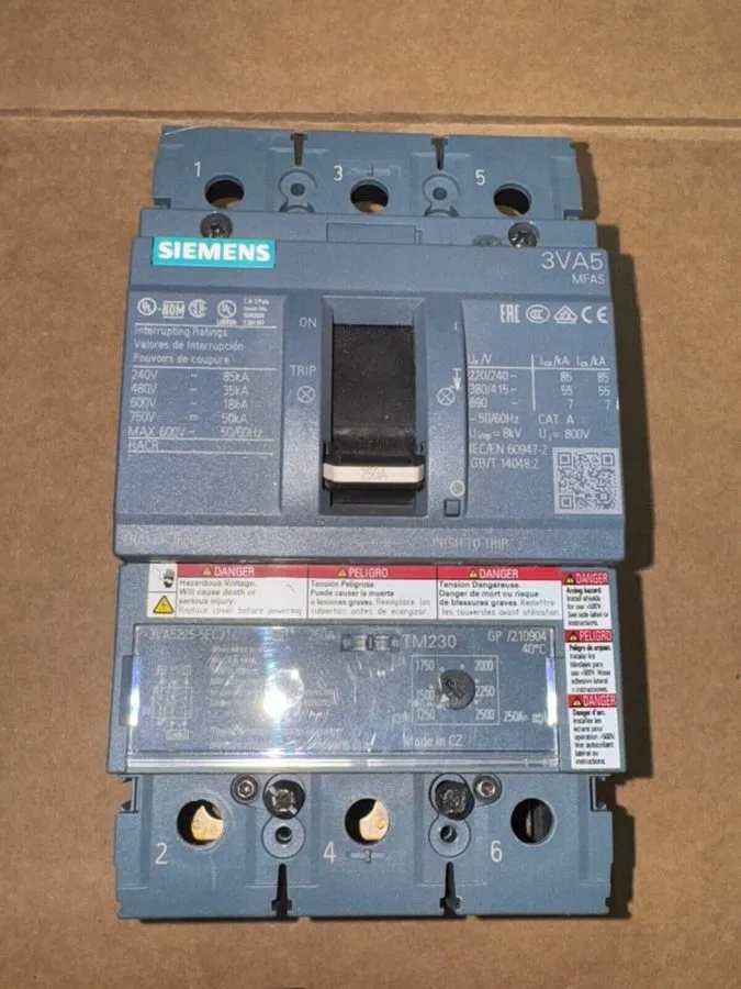 Автоматический выключатель SIEMENS 3VA 3VA5 3VA5225-5EC31-0AA0 3 POLE 250 AMP CI