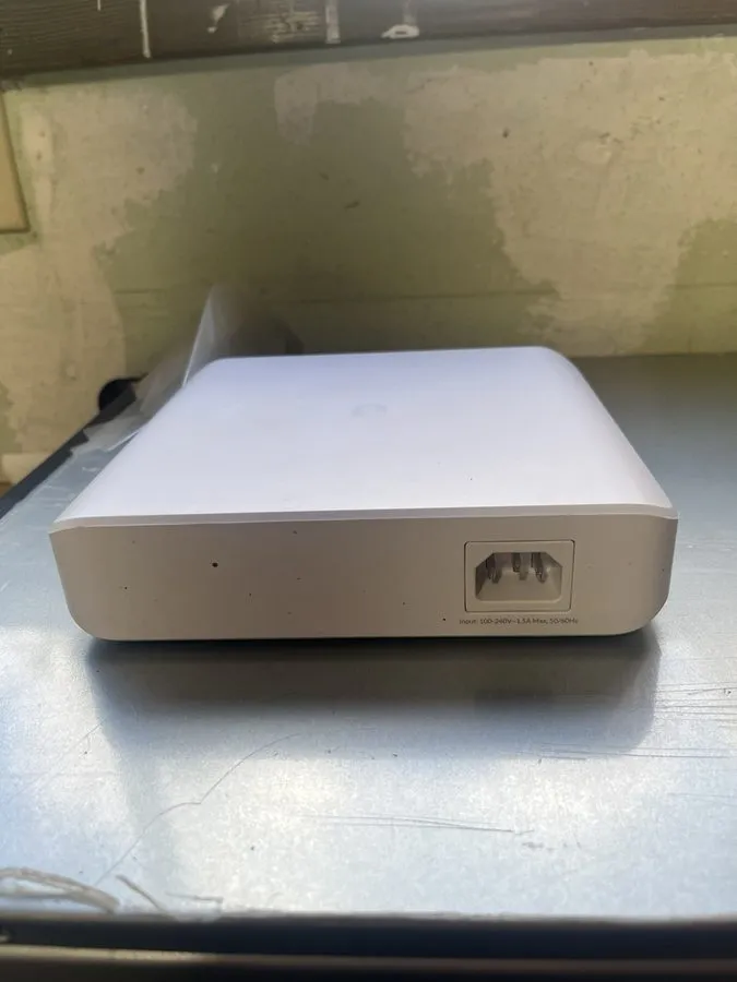 Коммутатор Ubiquiti Networks 45W UniFi 16-Port PoE Switch White (USW-Lite-16-PoE
