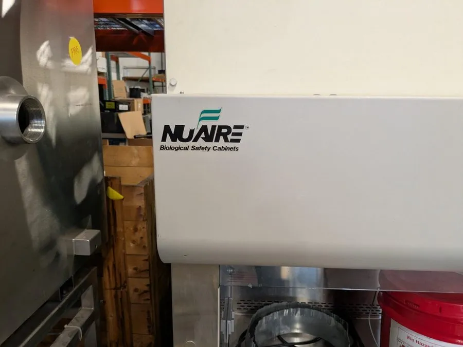 Лабораторный шкаф NuAire Class II B2 4' Biosafety Cabinet NU-430-600 — фото лота 1