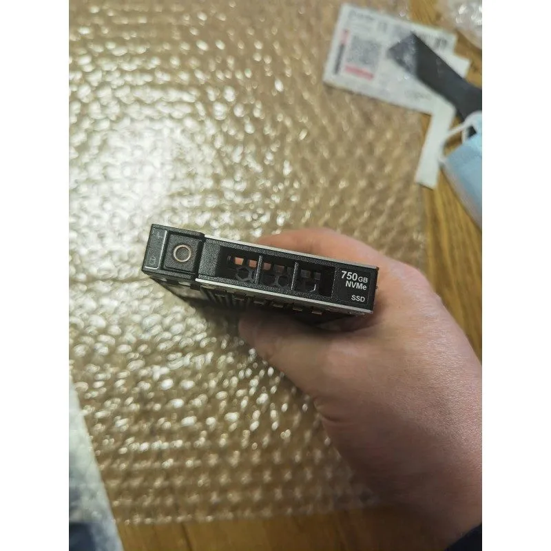 SSD-накопитель P4800X Intel 750GB Optane SSD DC SSDPE21K750GAT 2.5" 6Gb/S Nvme/P