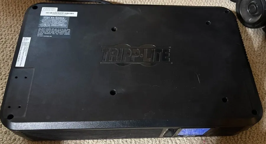 Дисплей Tripp Lite SMART1500LCD 1500VA 900W Rackmount UPS AVR LCD 8 Outlets