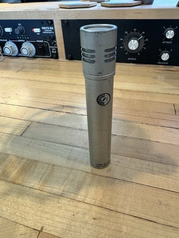 Микрофон Shure KSM137 Small Diaphragm Condenser Microphone