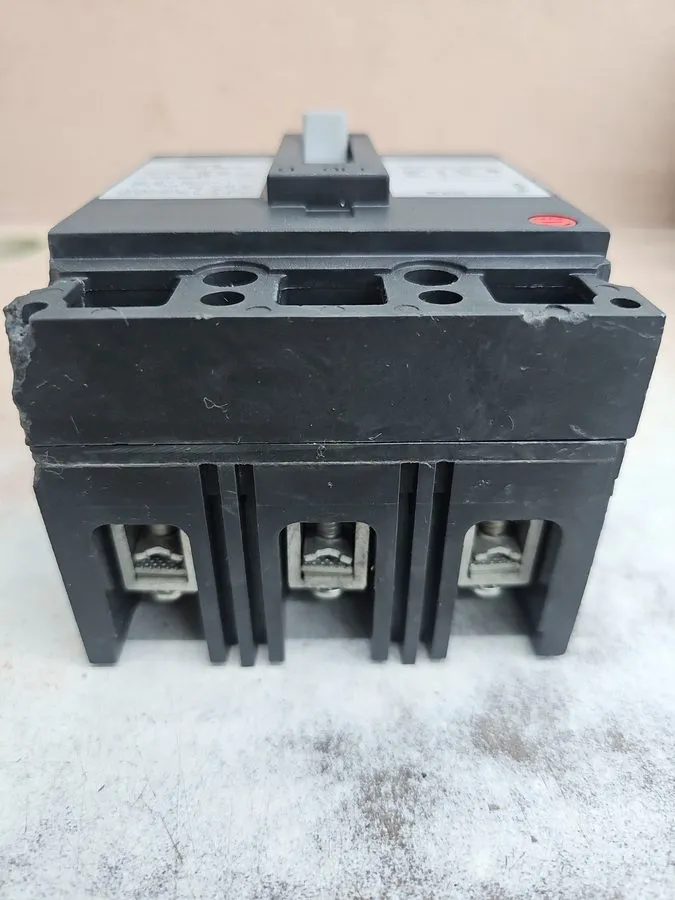 Автоматический выключатель GE Enclosed Circuit Breaker TED134040 40A 480V 3P 3R 