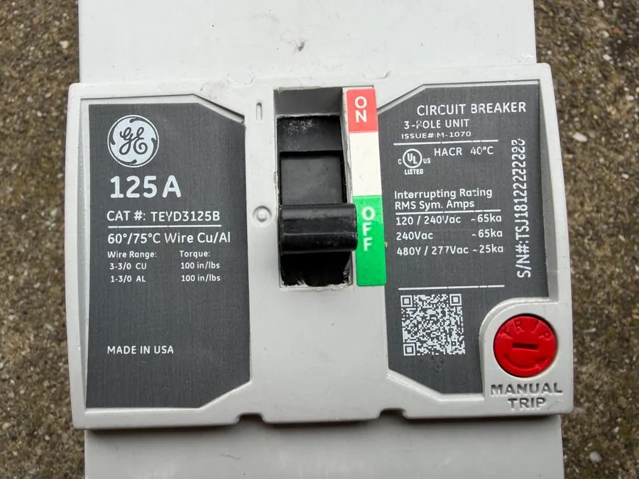 Автоматический выключатель GE TEYD3125B 125 Amp 3 Pole Circuit Breaker Bolt On 4