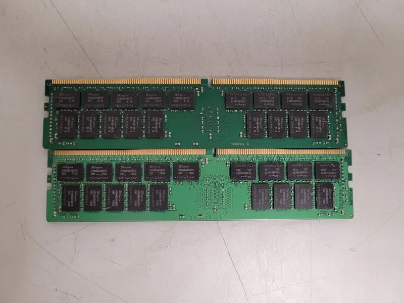 Модуль памяти SK hynix 32GB DDR4 2Rx4 PC4-2400T-RB2-11 Server RAM HMA84GR7AFR4N-