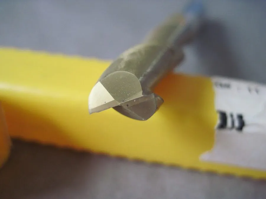 Режущий инструмент KENNAMETAL 1115698 9/32" Carbide Square End Mill 3-Flute KC61