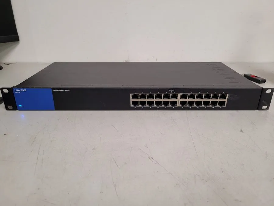 Коммутатор Linksys LGS124P 24-Port Business Gigabit PoE+ Switch Black