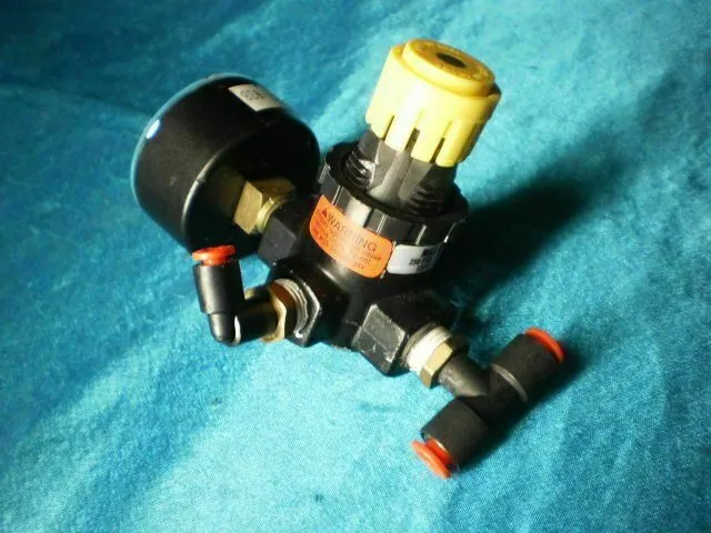 Регулятор давления Lot . Parker 15R113EB Pneumatic Regulator