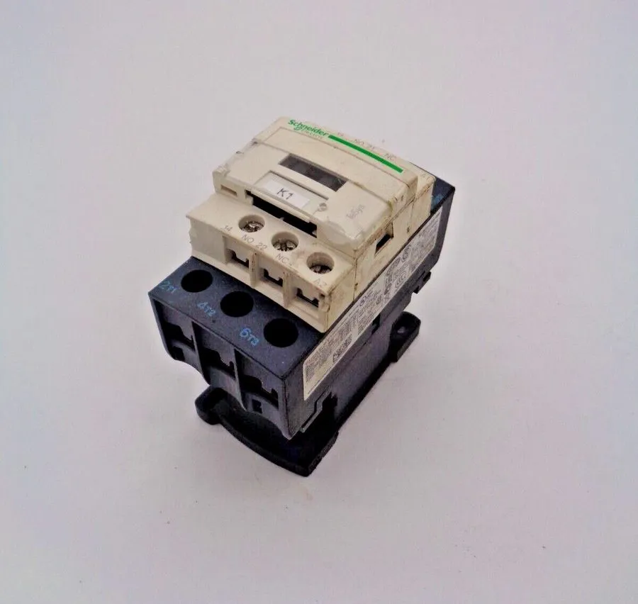 Контактор SCHNEIDER ELECTRIC LC1D25 Tesys Contactor 40A 690V 600V AC IEC/EN 6094