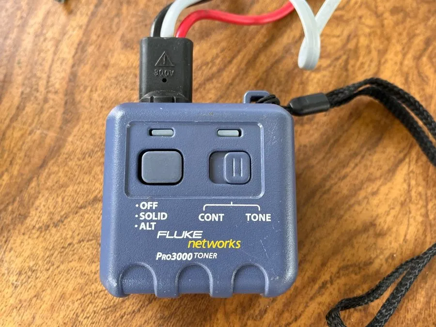 Тестер Analogowy lokalizator par PRO3000 Fluke Networks