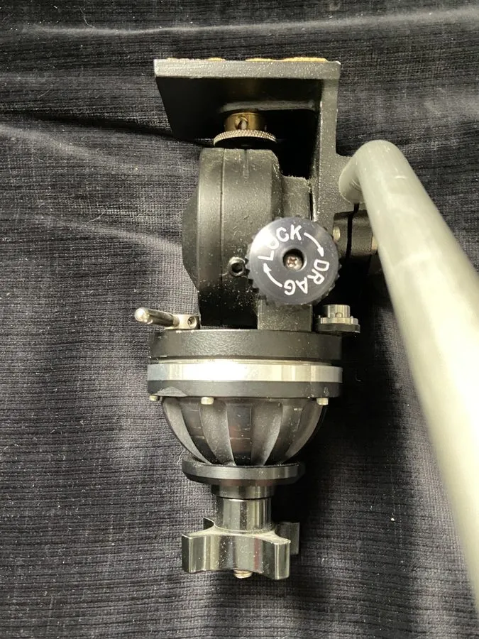 Оборудование видеонаблюдения Peter Lisand UL-250 Fluid Head & Tripod System w/sp — фото лота 2