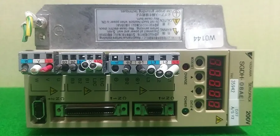 Сервопривод Yaskawa SGDH-08AE Servopack Amplifier 0.8kW 200-230V