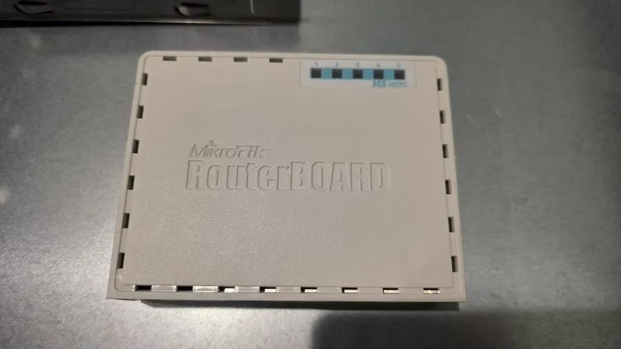 Маршрутизатор Mikrotik RB750UPr2 hEX RouterBOARD PoE Lite 5-Port Ethernet Router